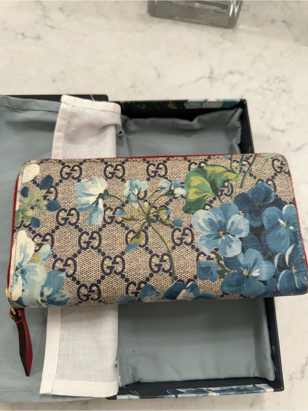 Gucci Blooms Supreme Red Zip wallet